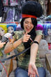 Adrianne Curry kostümiert als Amy Winehouse