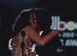 Whoopi Goldberg übergab Bobbi Kristina den Award, den sie im Namen ihrer verstorbenen Mutter annahm