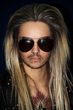 Bill Kaulitz-Double Yvonne schafft es mit gezielten Handgriffen ihrem Vorbild  extrem ähnlich zu werden