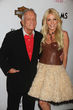 Hugh Hefner und Crystal Harris haben ihre Papiere abgeholt