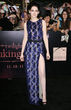 Kristen Stewart setzt auf schwarze Peep Toes zum blauen Kleid