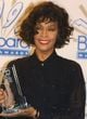 Eigentlich wollte der Sender nämlich der verstorbenen US-Sängerin Whitney Houston gedenken 
