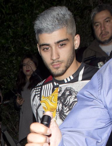 zayn-malik-mit-grauen-haaren-2.jpg  width=