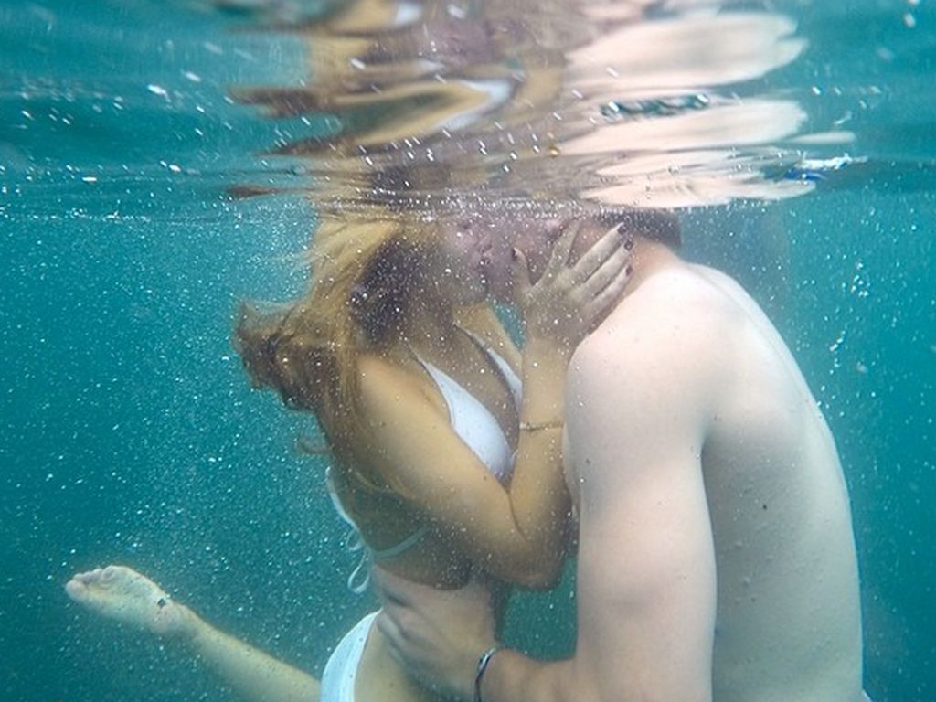unterwasser kuss unterwasser kuss