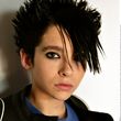 Schon bei dem Durchburch von Tokio Hotel mit "Durch den Monsun" war die ausgefallene Frisur Bills Markenzeichen Schon bei dem Durchburch von Tokio Hotel mit "Durch den Monsun" war die ausgefallene Frisur Bills Markenzeichen
