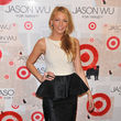Blake Lively setzt in schwarz-weiß modische Statements