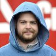 Der Vater scheint unheimlich stolz zu sein