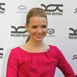 Karoline Herfurth strahlte in Magenta beim Shop Opening von Kilian Kerner Karoline Herfurth strahlte in Magenta beim Shop Opening von Kilian Kerner