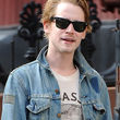 Macaulays Vater macht sich große Sorgen um seinen Sohn, er möchte sich mit ihm versöhnen