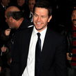 Vielleicht konnten die Kids Mark Wahlberg sogar ein bisschen trösten? Vielleicht konnten die Kids Mark Wahlberg sogar ein bisschen trösten?