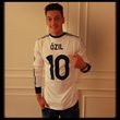 Mesut Özil freut sich über 10 Millionen Facebook-Likes