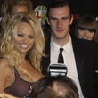 Als Stargast kam Pamela Anderson und feierte mit Cooper Hefner