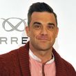 Robbie kann den Look durchaus tragen, er hat bereits 10 Kilo abgespeckt