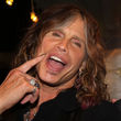 Steven Tyler hat sich die Zähne ausgeschlagen