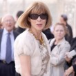 Jeder Modemacher, der es bis auf den Fashion-Olymp geschafft hat, verdankt seine Karriere “Miss Wintour“ höchstpersönlich. Jeder Modemacher, der es bis auf den Fashion-Olymp geschafft hat, verdankt seine Karriere “Miss Wintour“ höchstpersönlich.