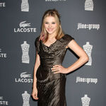 Chloe Moretz erschien jetzt bei den Costume Designers Guild Awards im dunkelgrauen Vivienne Westwood Kleid