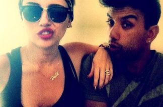 Miley Cyrus zeigt ihren Twitter-Followern wieder ihren Verlobungsring