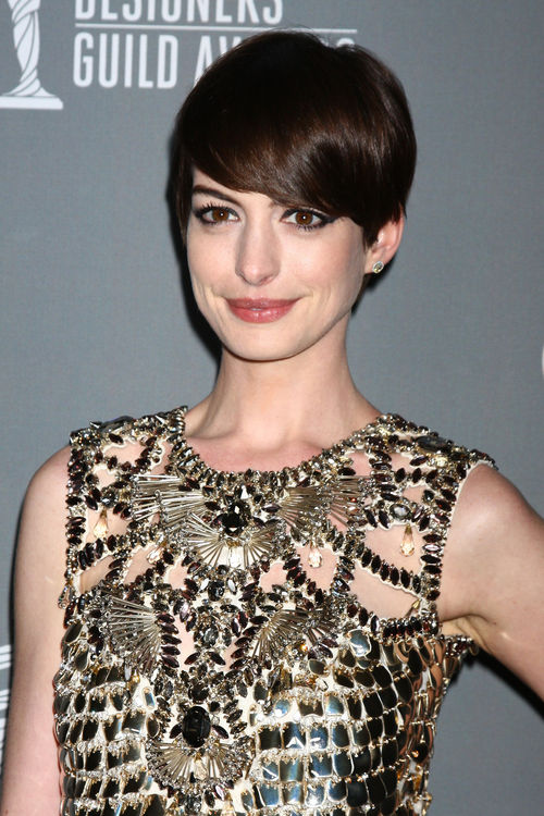 Anne Hathaway setzte auf schwarze Cat-Eyes Anne Hathaway setzte auf schwarze Cat-Eyes
