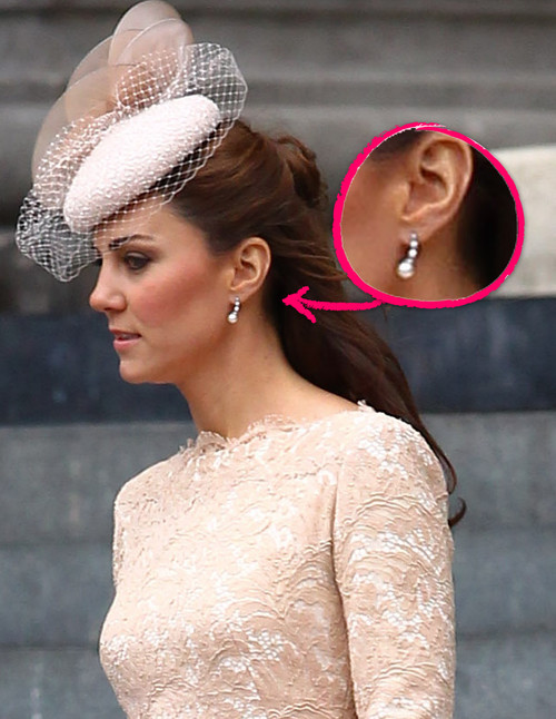 Herzogin Kate erschien beim Thron-Jubiläum der Queen mit funkelnden Diamant-Ohrringen Herzogin Kate erschien beim Thron-Jubiläum der Queen mit funkelnden Diamant-Ohrringen