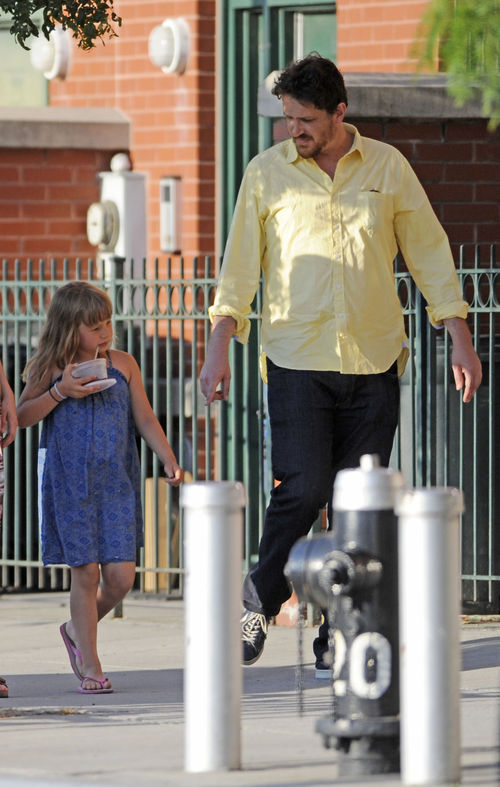 Jason Segel und Matilda verstehen sich super Jason Segel und Matilda verstehen sich super