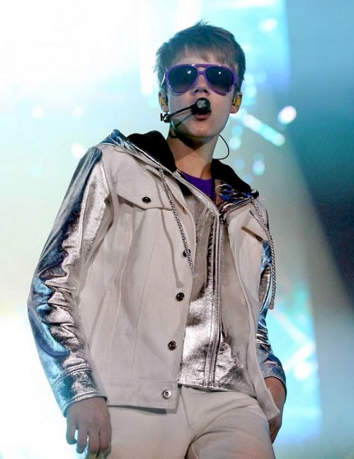 Justin Bieber verdient ein Vermögen Justin Bieber verdient ein Vermögen
