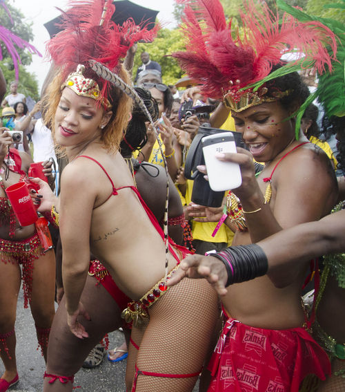 Rihanna - Rihanna ganz sexy in ihrer Heimat Barbados