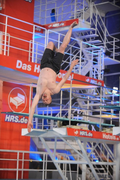 Stefan Raab veranstaltete wieder ein „TV total Turmspringen“ Stefan Raab veranstaltete wieder ein „TV total Turmspringen“