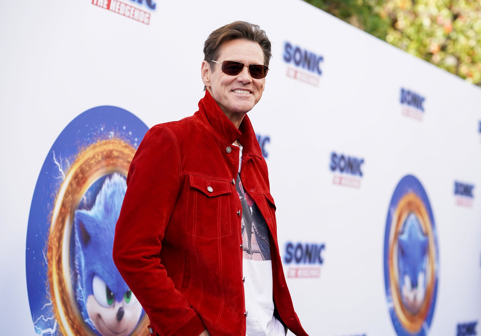 jim-carrey-lacht-mit-offenem-mund.jpg