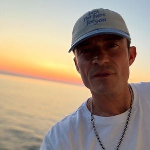 Kriselt es doch? Orlando Bloom schnorchelt mit Unbekannter