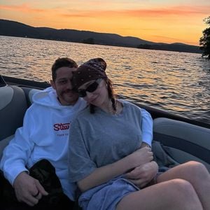 Elsie Hewitt teilt seltene Pärchen-Momente mit Pete Davidson
