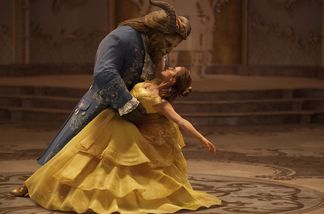 Dan Stevens und Emma Watson in dem Kinofilm "Die Schöne und das Biest" Dan Stevens und Emma Watson in dem Kinofilm "Die Schöne und das Biest"