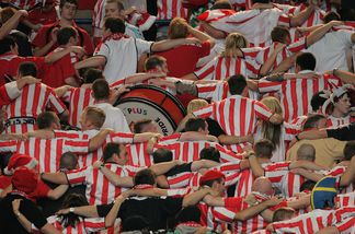 Derry-City-Fans bei einem UEFA-Cup-Spiel in Paris Derry-City-Fans bei einem UEFA-Cup-Spiel in Paris