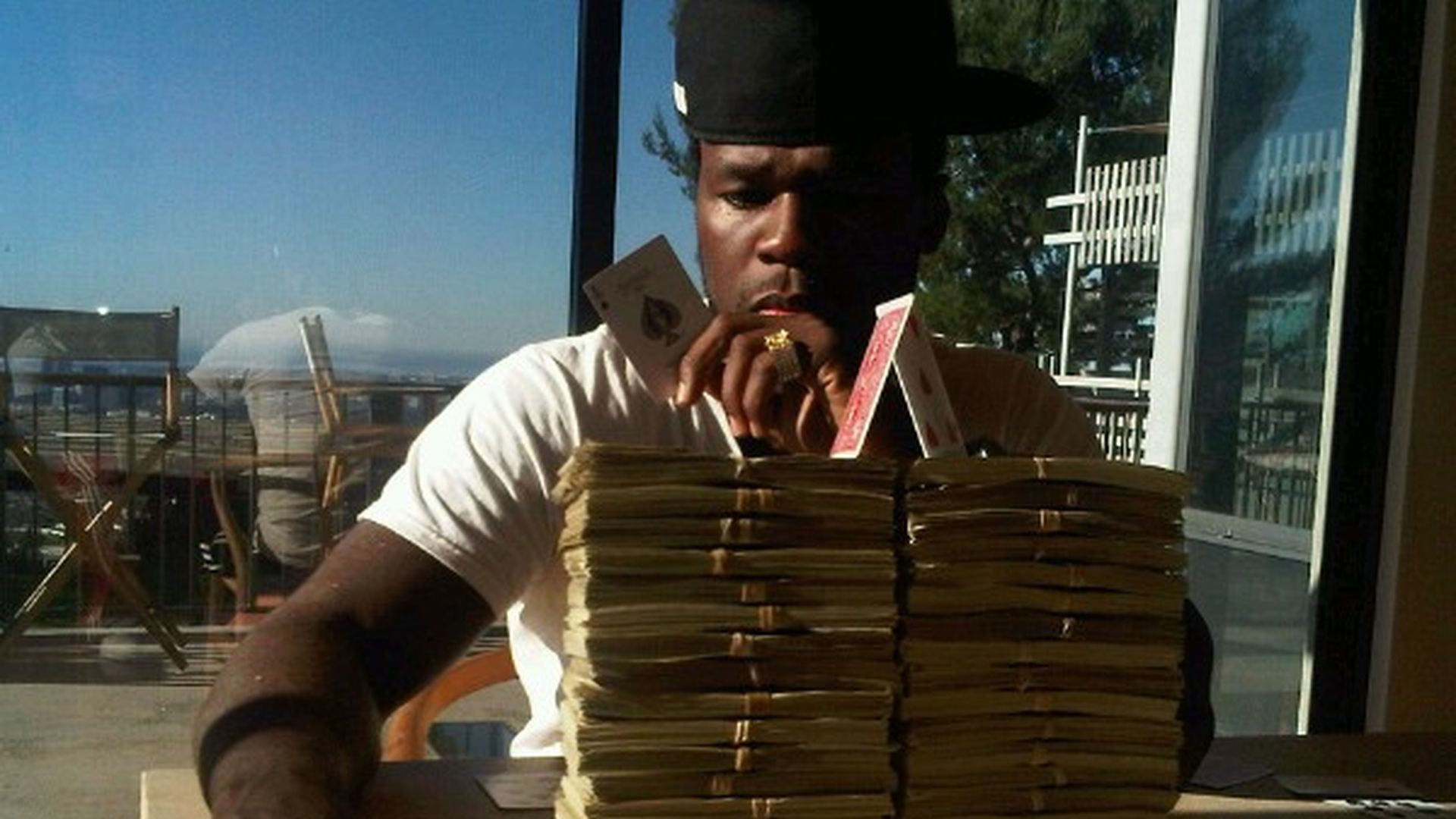 Legal? 50 Cent um 10 Millionen reicher über Nacht Promiflash.de Legal? 50 Cent um 10 Millionen reicher über Nacht Promiflash.de
