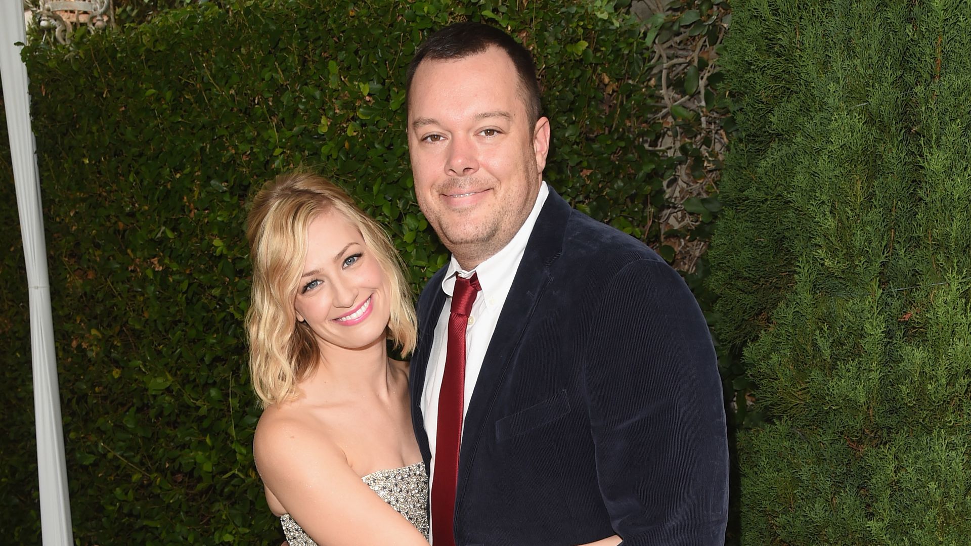 Nur Noch 1 Broke Girl Beth Behrs Feiert Ihren Jga Promiflash De