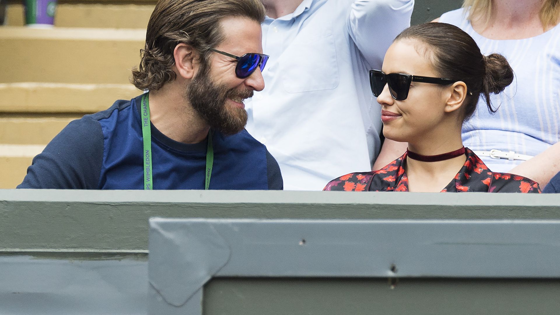 Baby-Vorfreude: Bradley Cooper weicht nicht von Irinas Seite - Promiflash.de