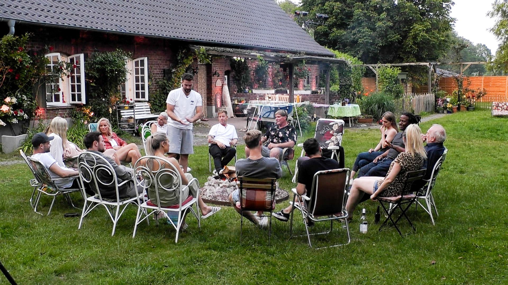 Wie war die erste Sommerhaus-Folge? – Fans sind sich uneinig