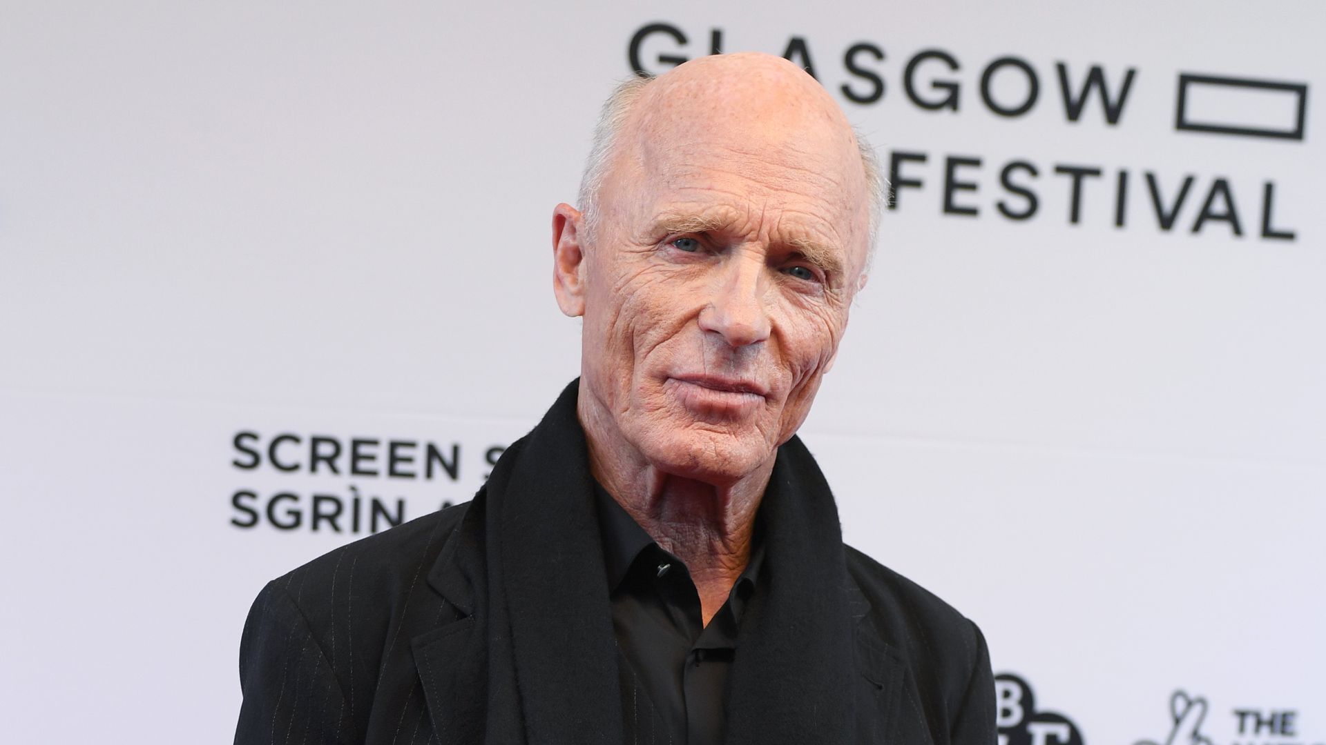Ed Harris Ung Biden Plant Symbolische Übergabe An Harris Bei