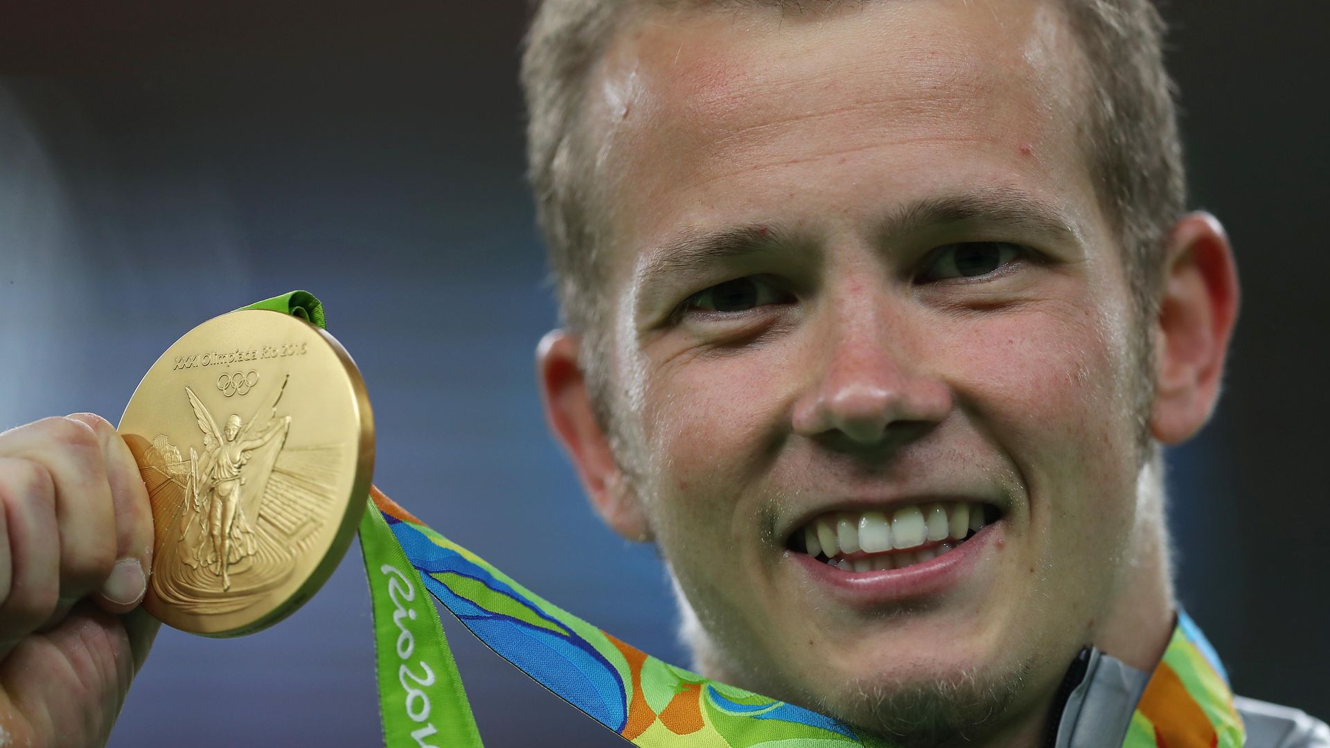 Fabian Hambüchen mit seiner Goldmedaille bei Olympia 2016