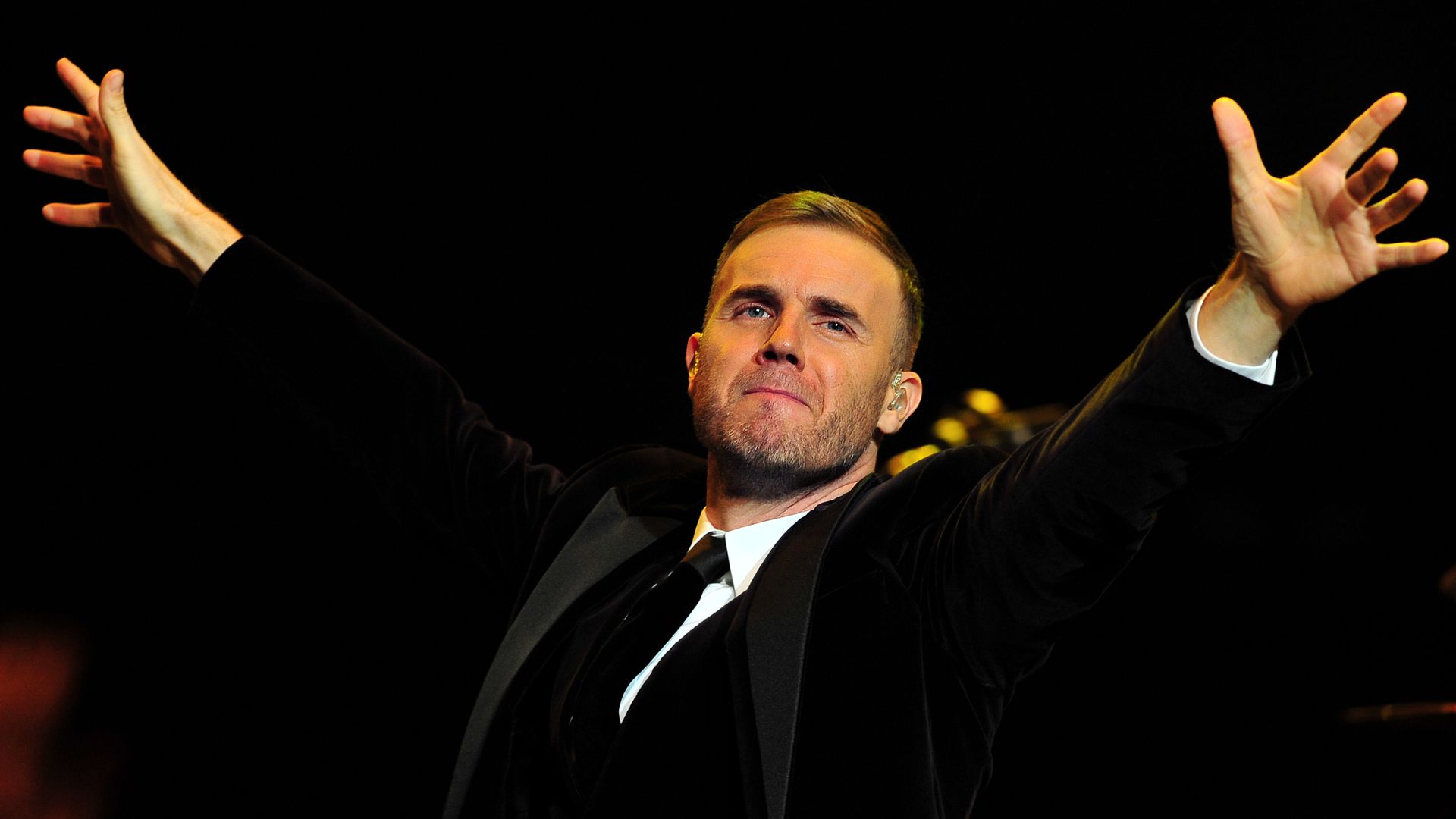 In KonzertForm Gary Barlow schlank wie nie! Promiflash.de