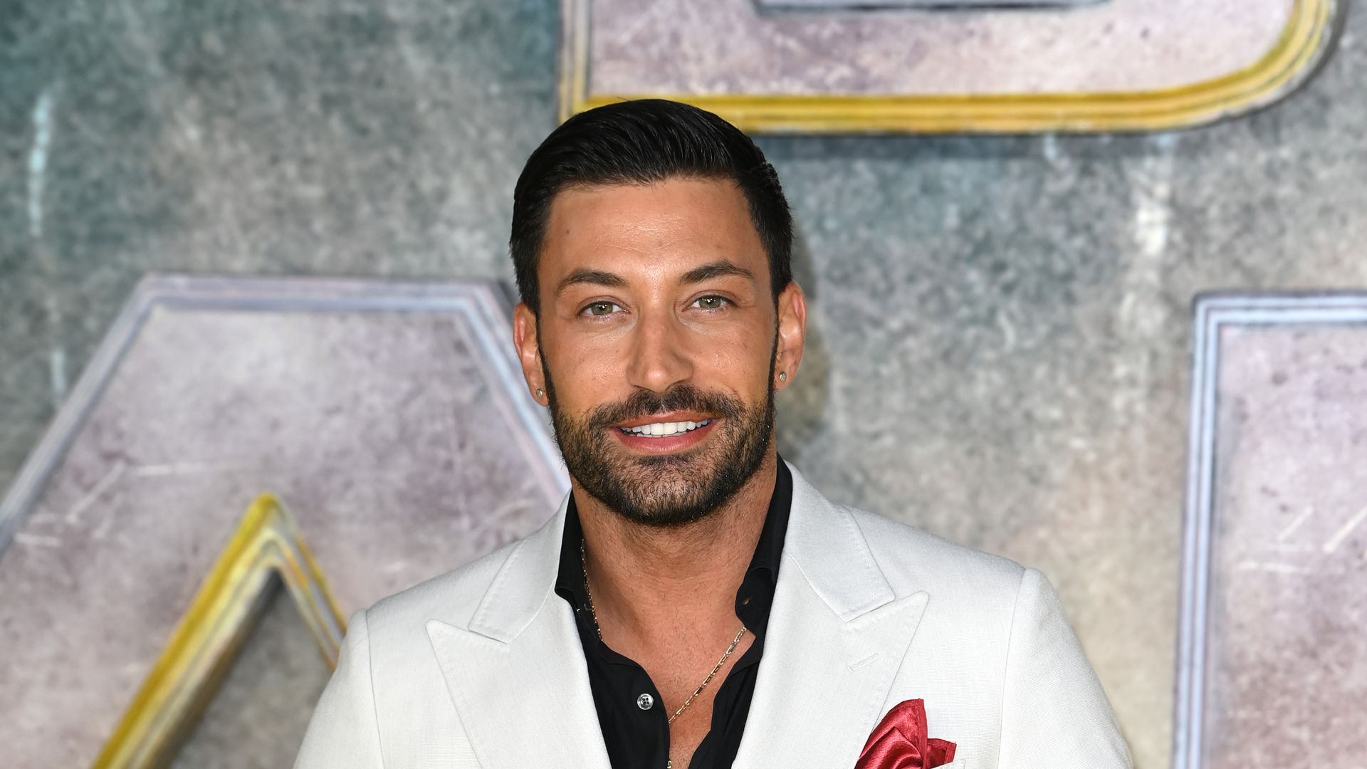 Wird Giovanni Pernice Teil des britischen Dschungelcamps?