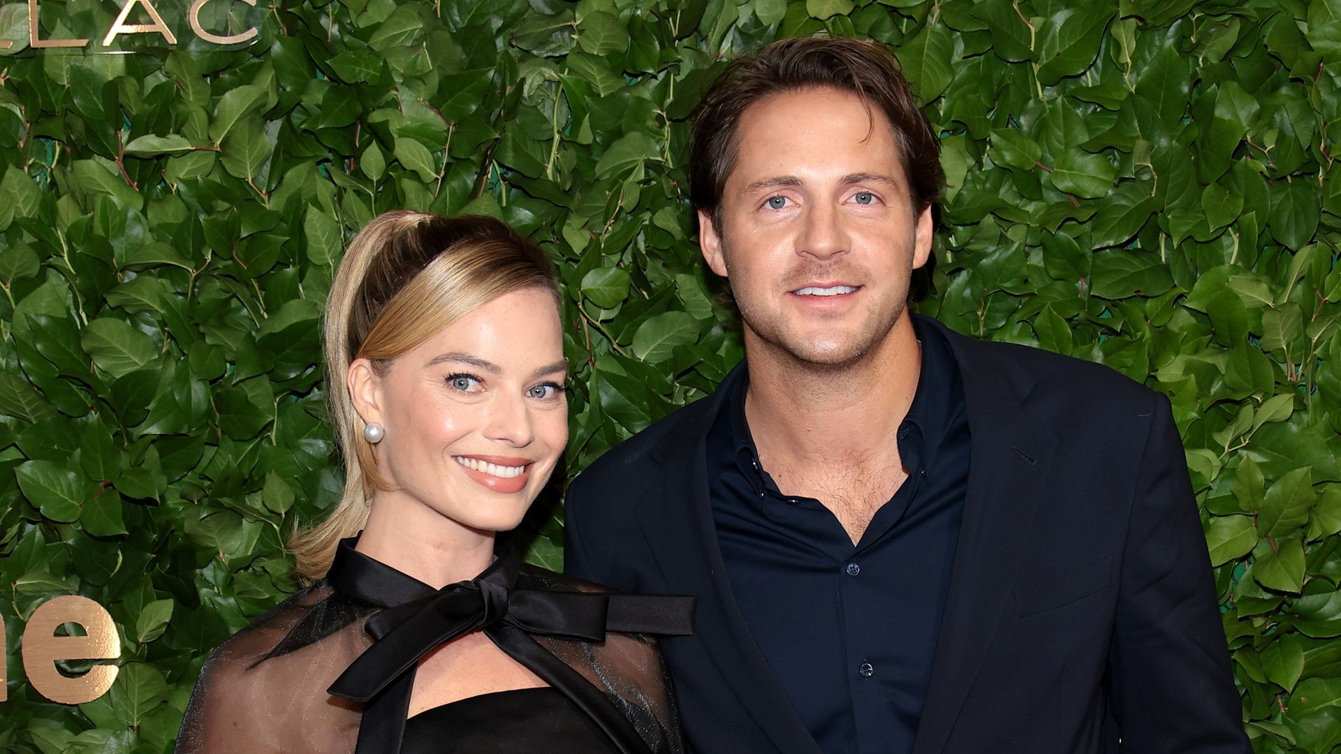 Neu-Eltern-Margot-Robbie-und-Tom-Ackerley-turteln-in-Italien