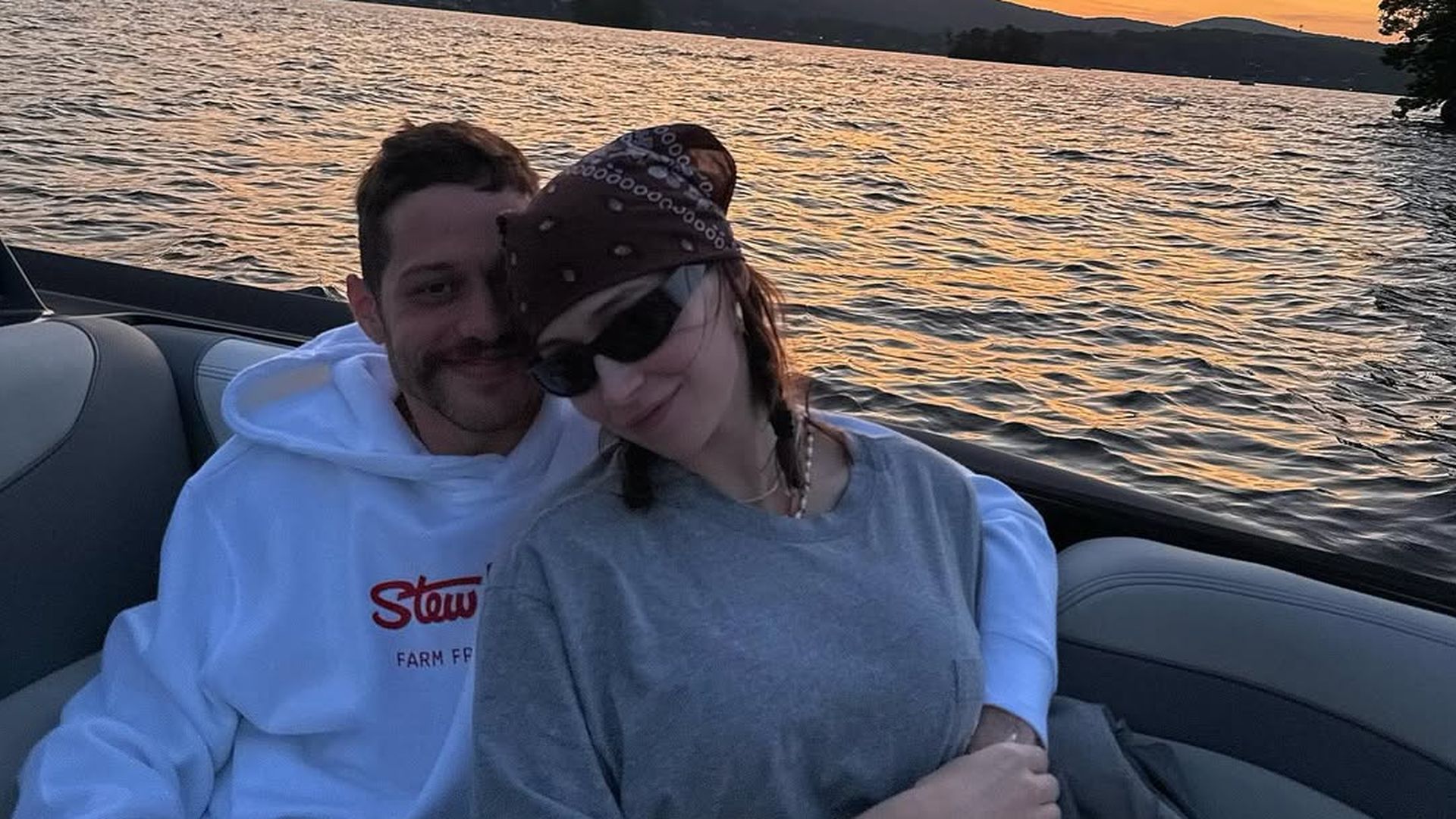 Elsie-Hewitt-teilt-seltene-P-rchen-Momente-mit-Pete-Davidson