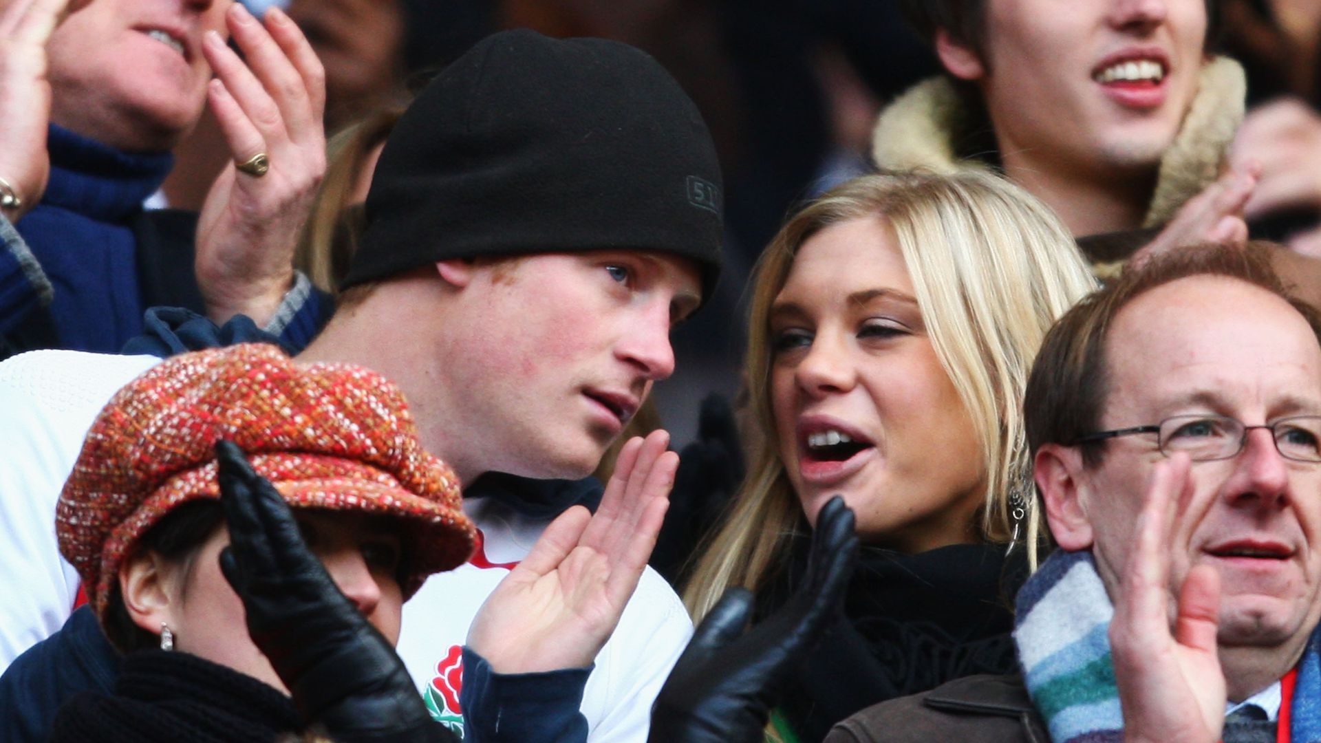 Prinz Harry turtelt wieder mit seiner Ex Chelsy!