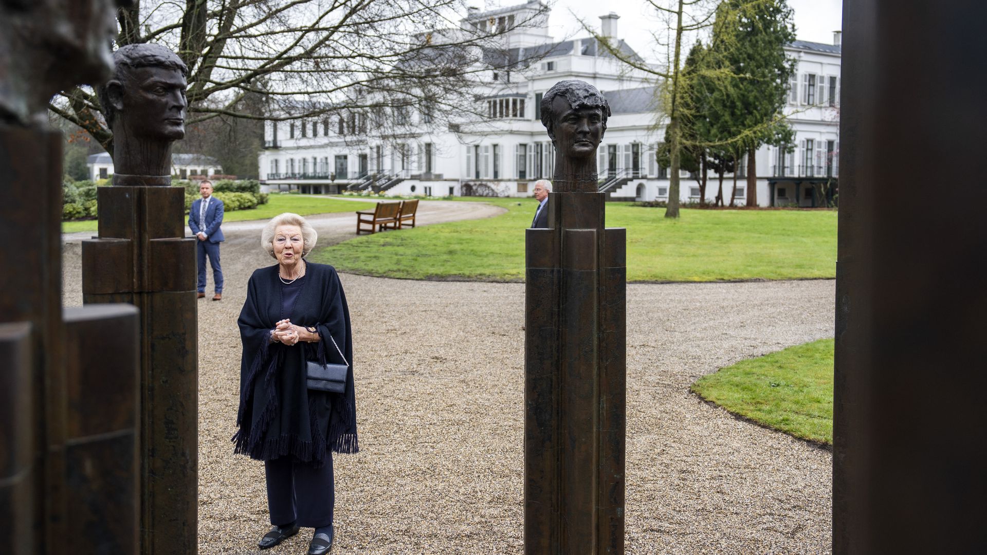 Prinzessin Beatrix enthüllt Skulptur für Sohn Friso (†44)