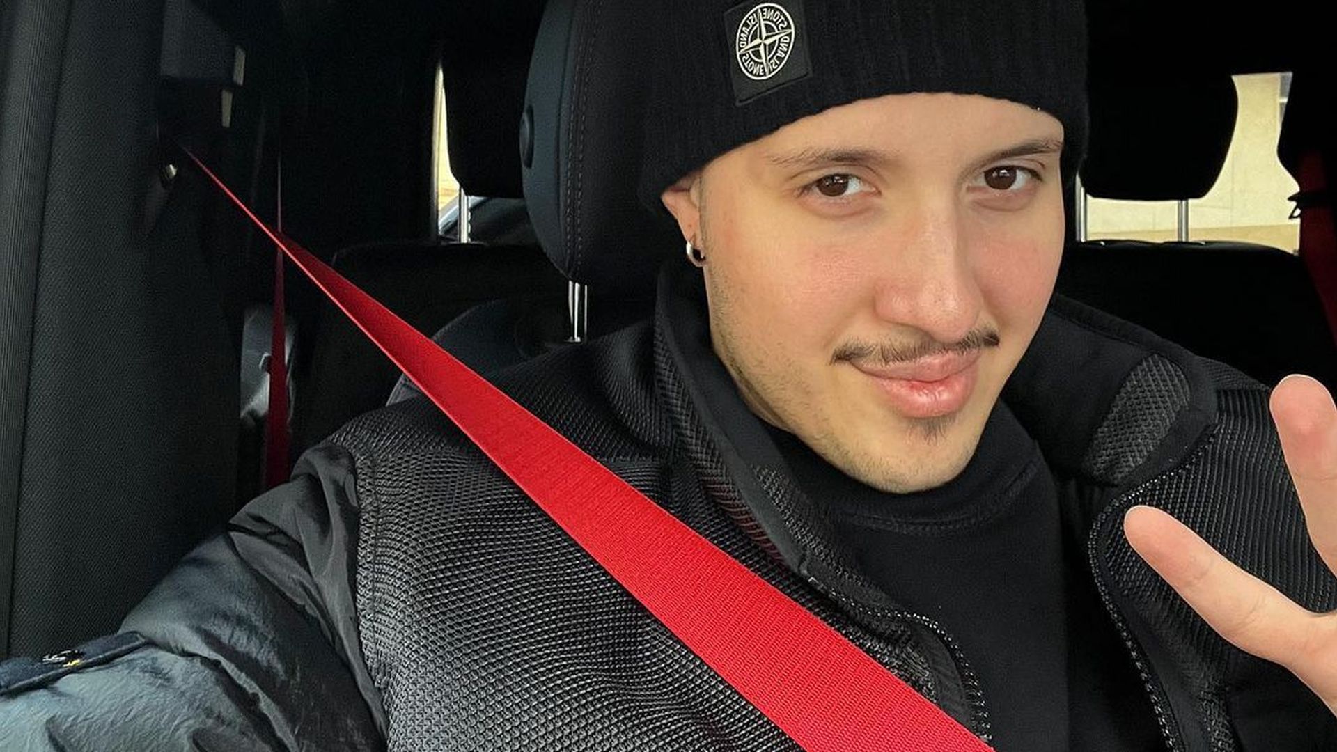 Mit Leistung unzufrieden Rapper RIN verschiebt seine Tour!