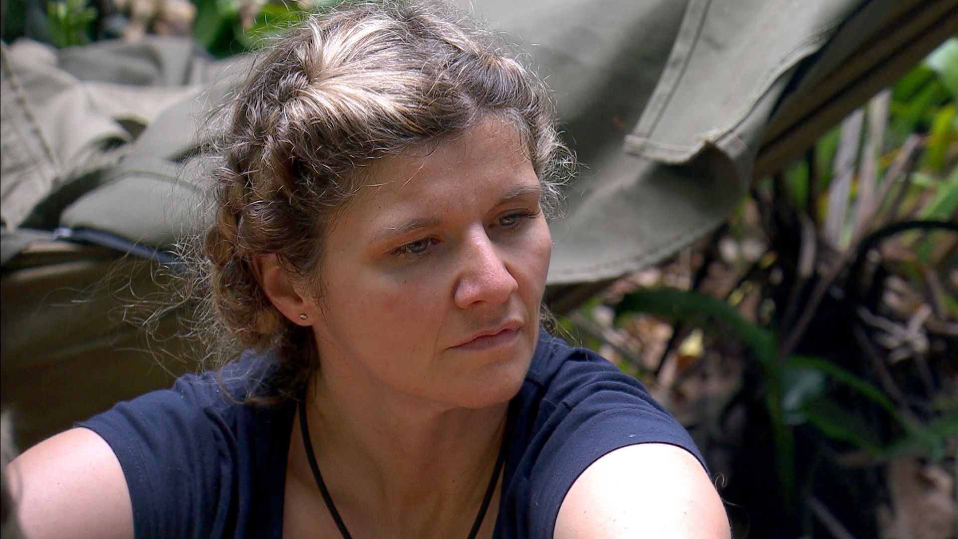 Sandra wer? Bobfahrerin geht im Dschungelcamp total unter Promiflash.de