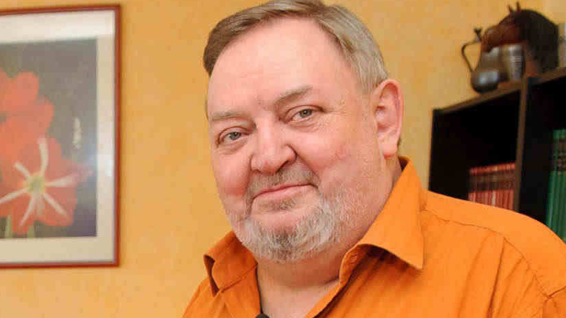 Schwer verliebt HansDieter mutiert zum Macho! Promiflash.de