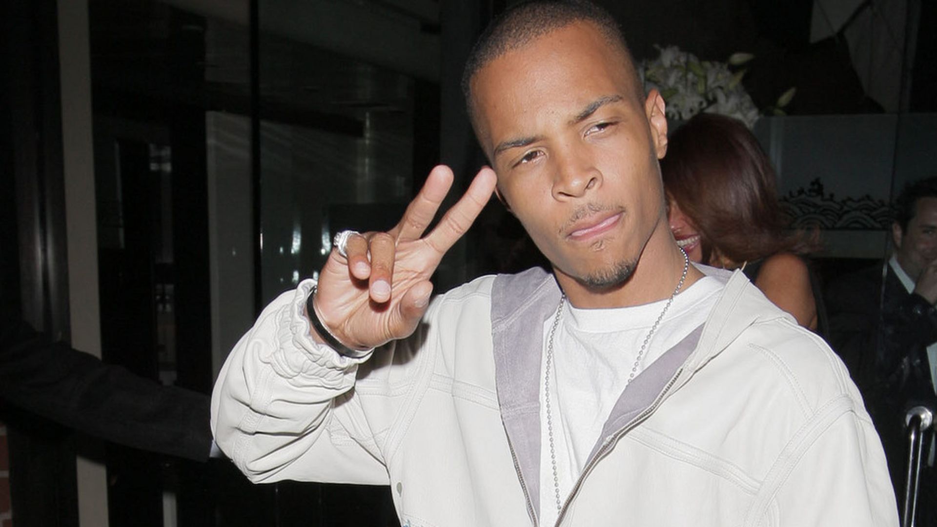 T.I. Aus dem Knast zurück auf der SiegerStraße Promiflash.de