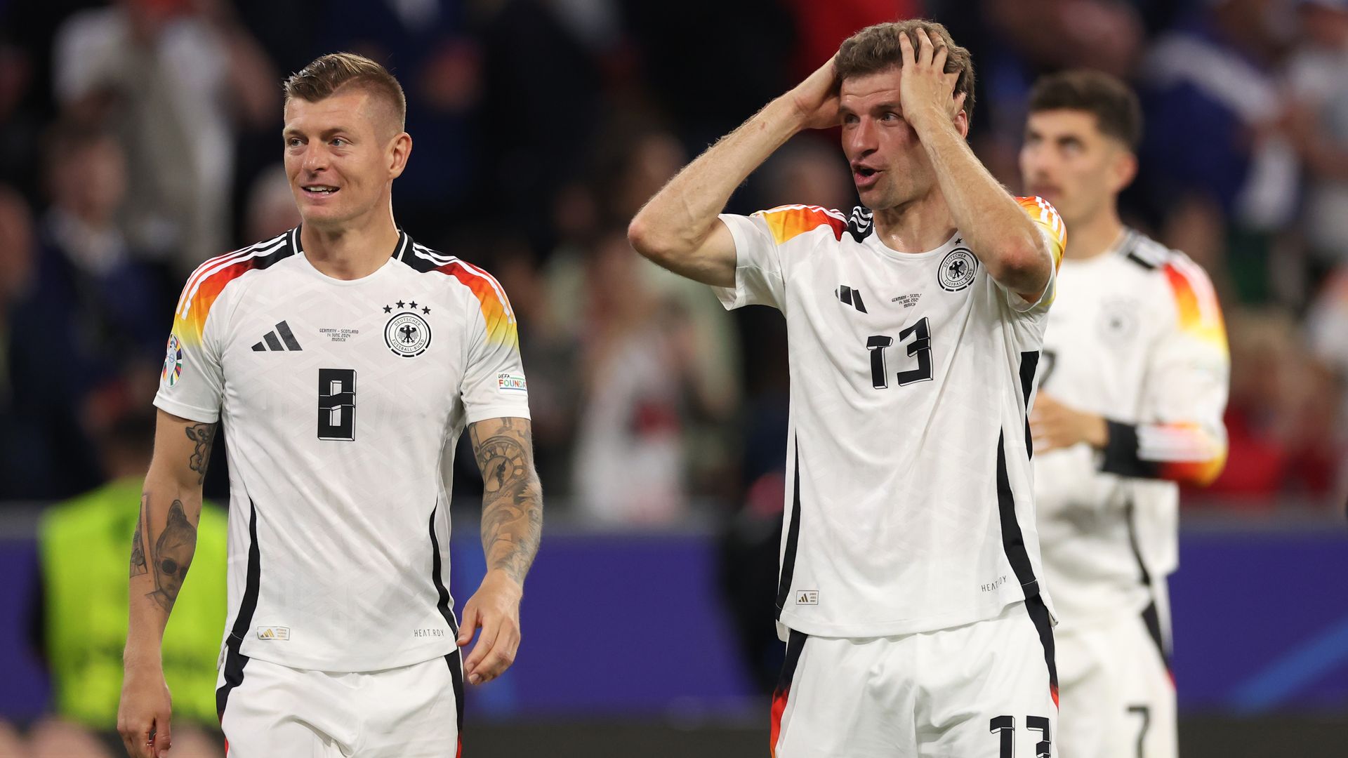 EM-Viertelfinale-Spielerfrauen-d-rfen-nicht-in-DFB-Quartier