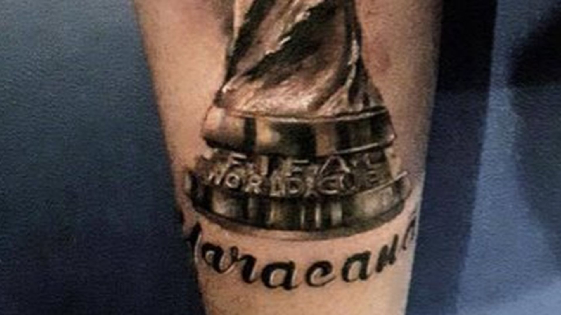 Familie, Fußball, Gott: Das bedeuten Jérôme Boatengs Tattoos ... - Fussball Tattoos
Familie, Fußball, Gott: Das bedeuten Jérôme Boatengs Tattoos ... - Fussball Tattoos